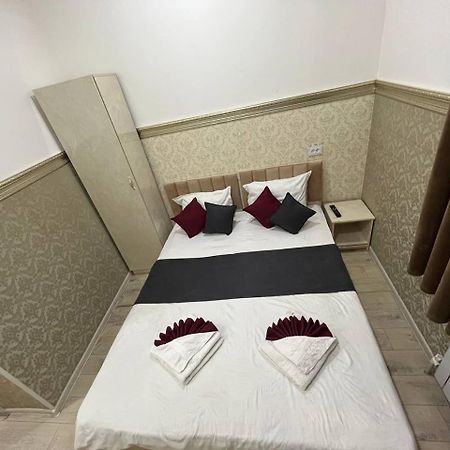Fenix Hotel Tashkent Esterno foto