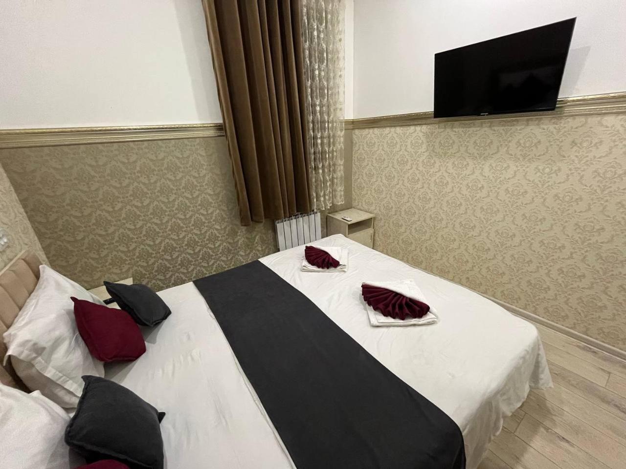 Fenix Hotel Tashkent Esterno foto