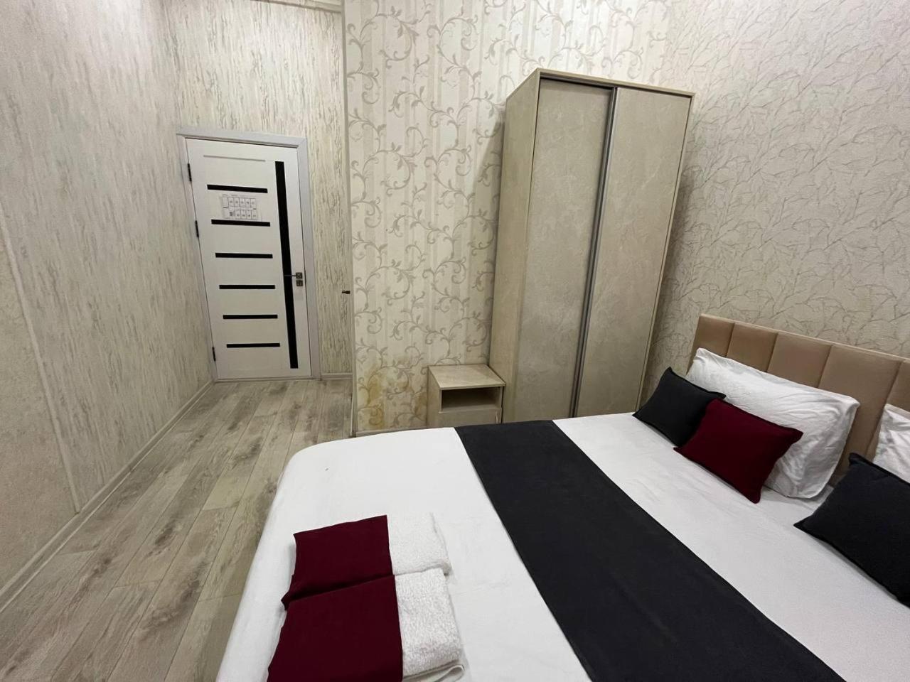 Fenix Hotel Tashkent Esterno foto