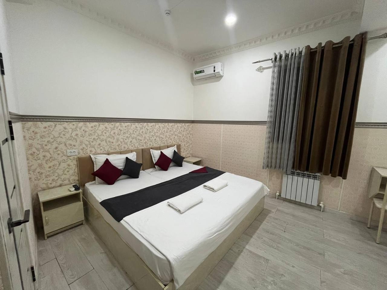 Fenix Hotel Tashkent Esterno foto