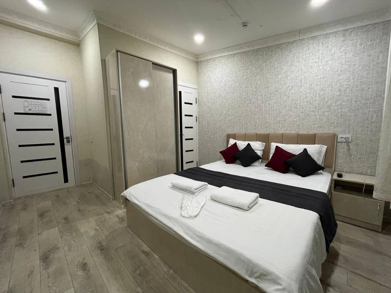 Fenix Hotel Tashkent Esterno foto