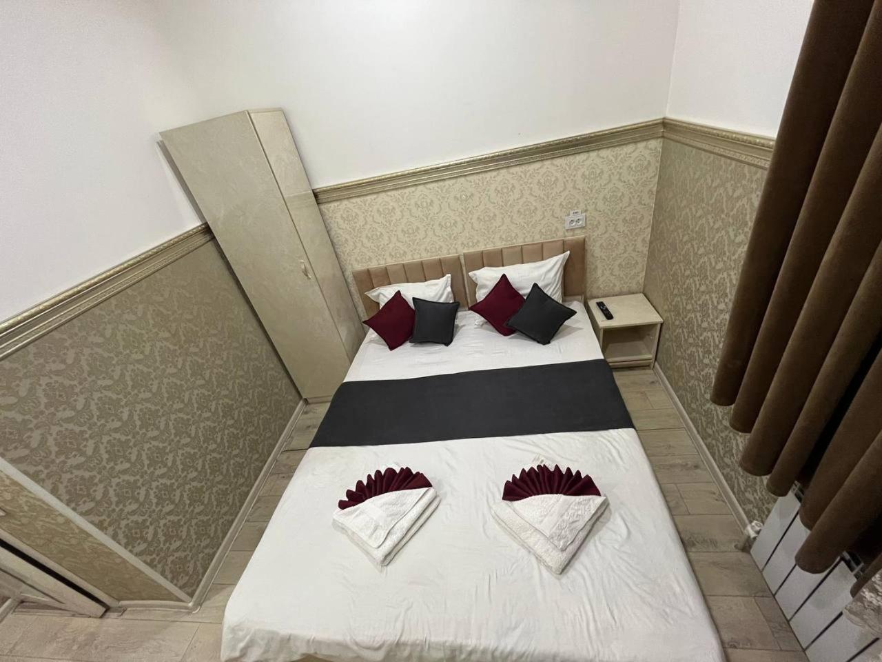Fenix Hotel Tashkent Esterno foto