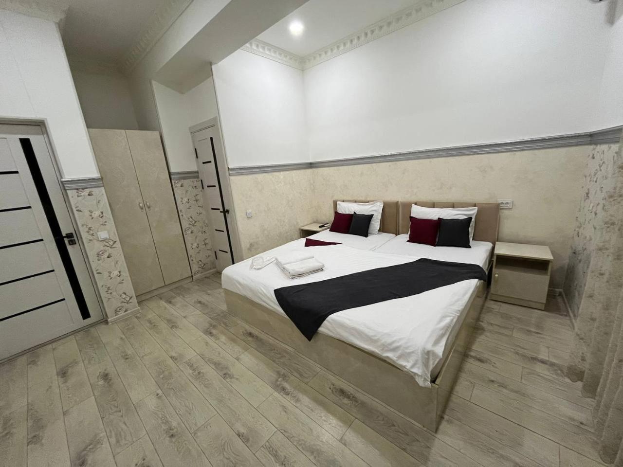 Fenix Hotel Tashkent Esterno foto