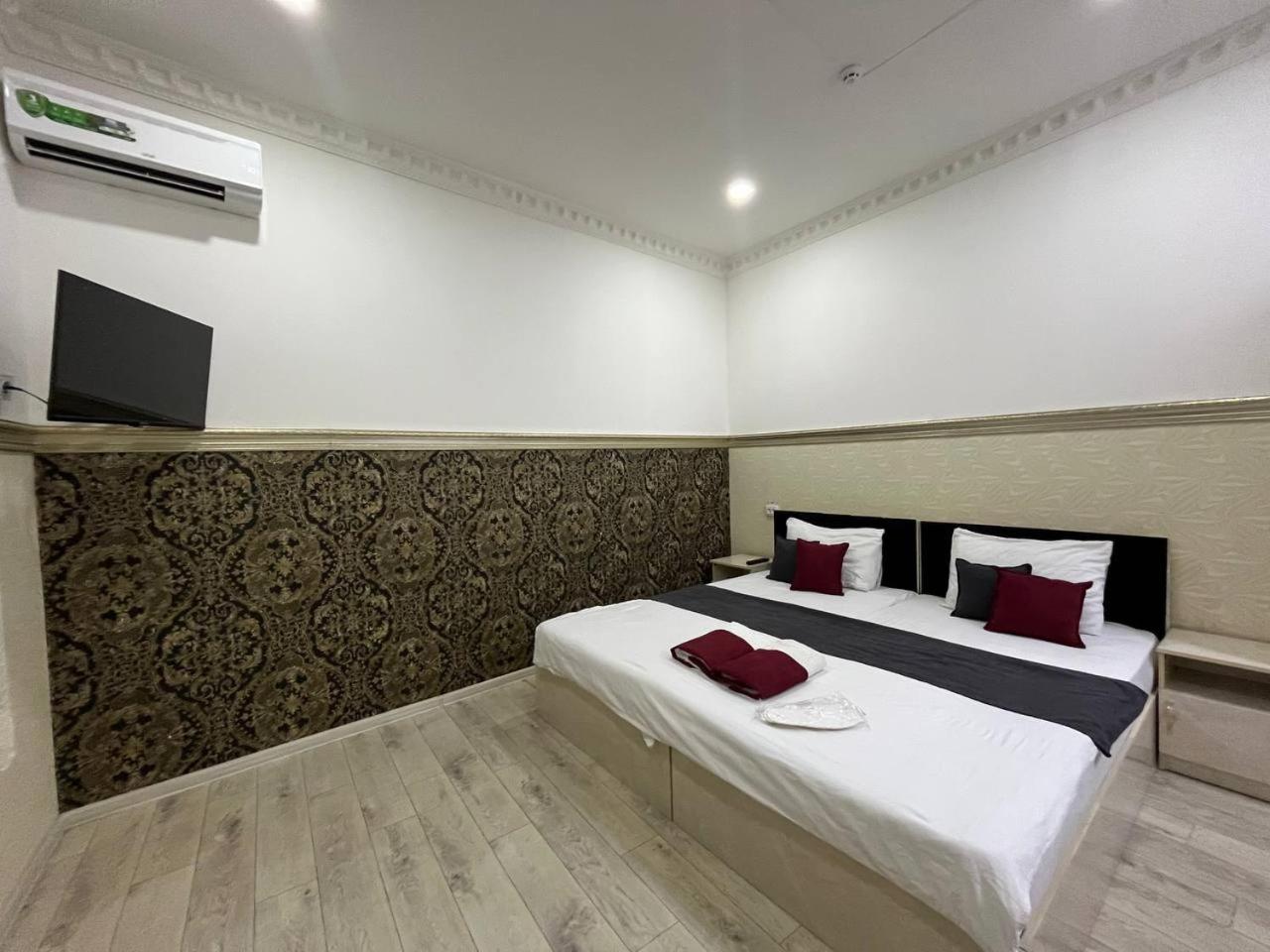 Fenix Hotel Tashkent Esterno foto