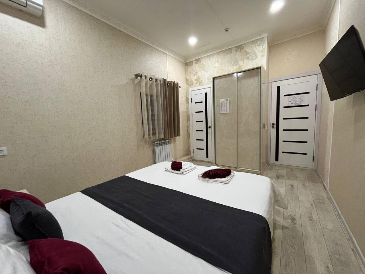Fenix Hotel Tashkent Esterno foto