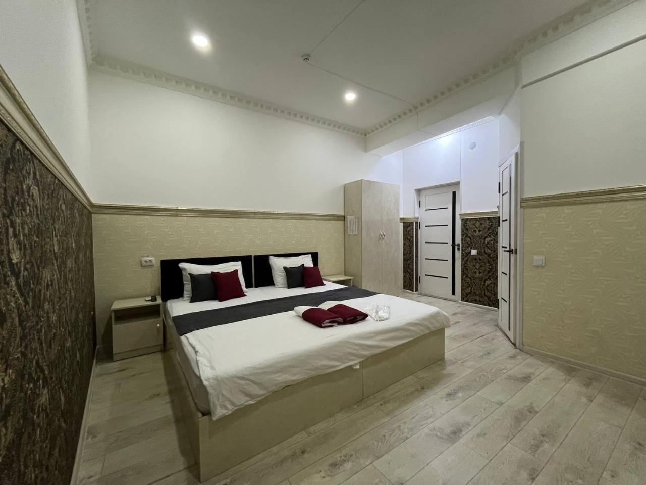Fenix Hotel Tashkent Esterno foto
