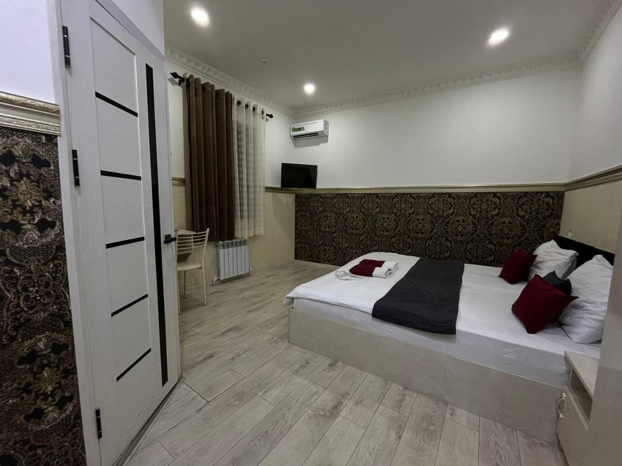 Fenix Hotel Tashkent Esterno foto