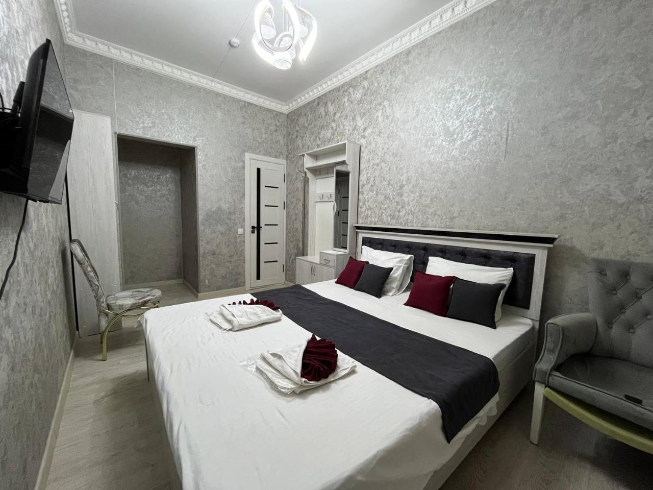 Fenix Hotel Tashkent Esterno foto